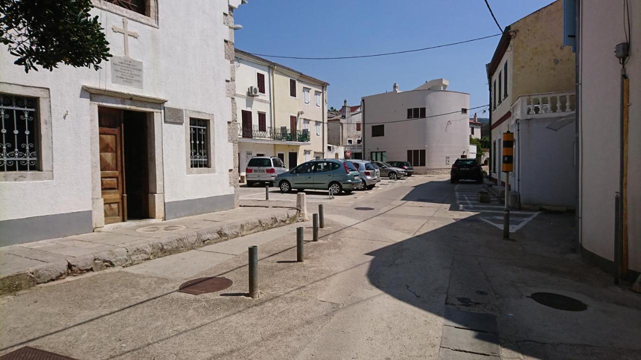 Apartman Dinka Punat Exterior foto